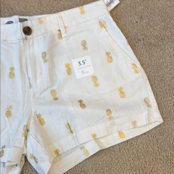 Bundle of 2 Old Navy 3.5” Womens Shorts Red Cotton, White Pineapple Linen Size 6 - Picture 4 of 10